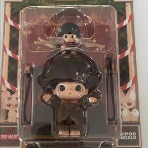 Dimoo Manipulation of the Doll